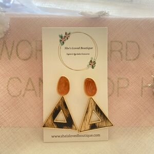 NWT Drop Animal Print Earrings